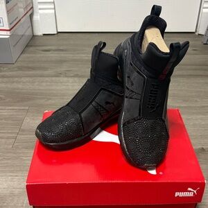 Puma women’s Black Slip-On Athletic Sneakers with Patterned Toe